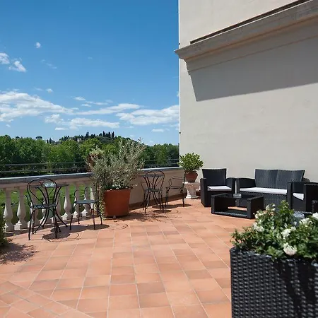 Lungarno Vespucci 50 Otel 4*