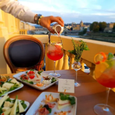 Lungarno Vespucci 50