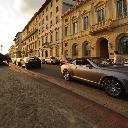 Lungarno Vespucci 50 Hotel Florencie