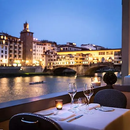 Lungarno Vespucci 50 Hotel Florencie