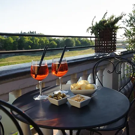 Hotell Lungarno Vespucci 50 4*